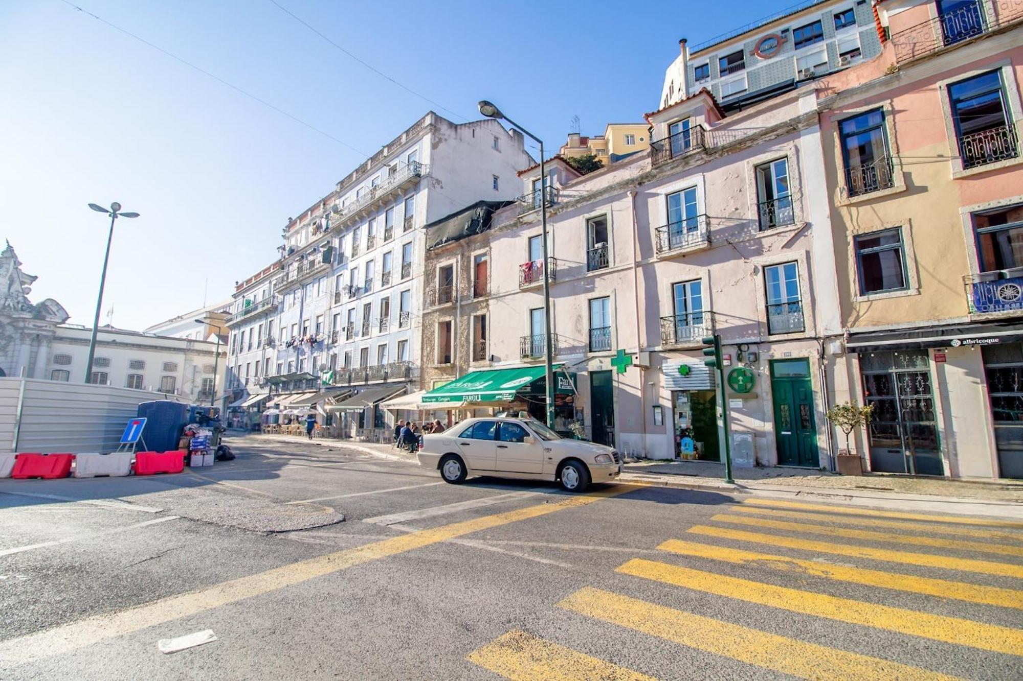 Appartement Santa Apolonia Lissabon